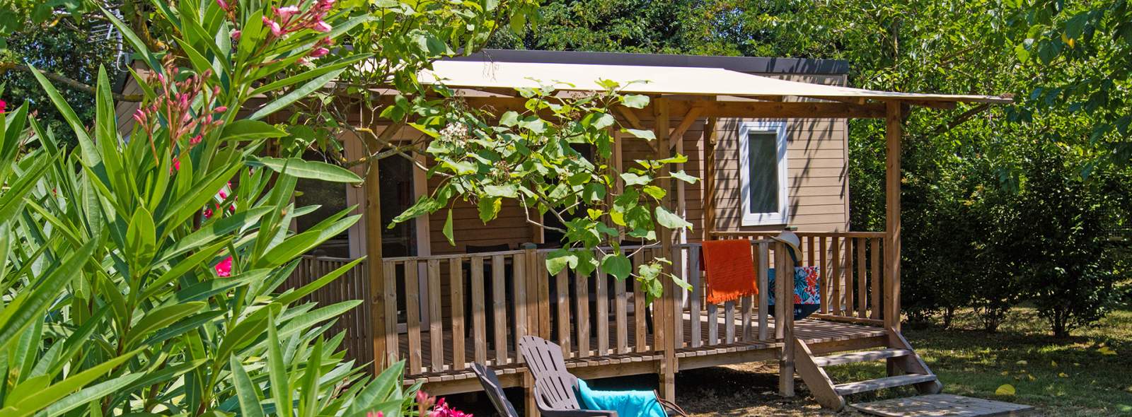 exterieur location lodge safari camping soleil fruite