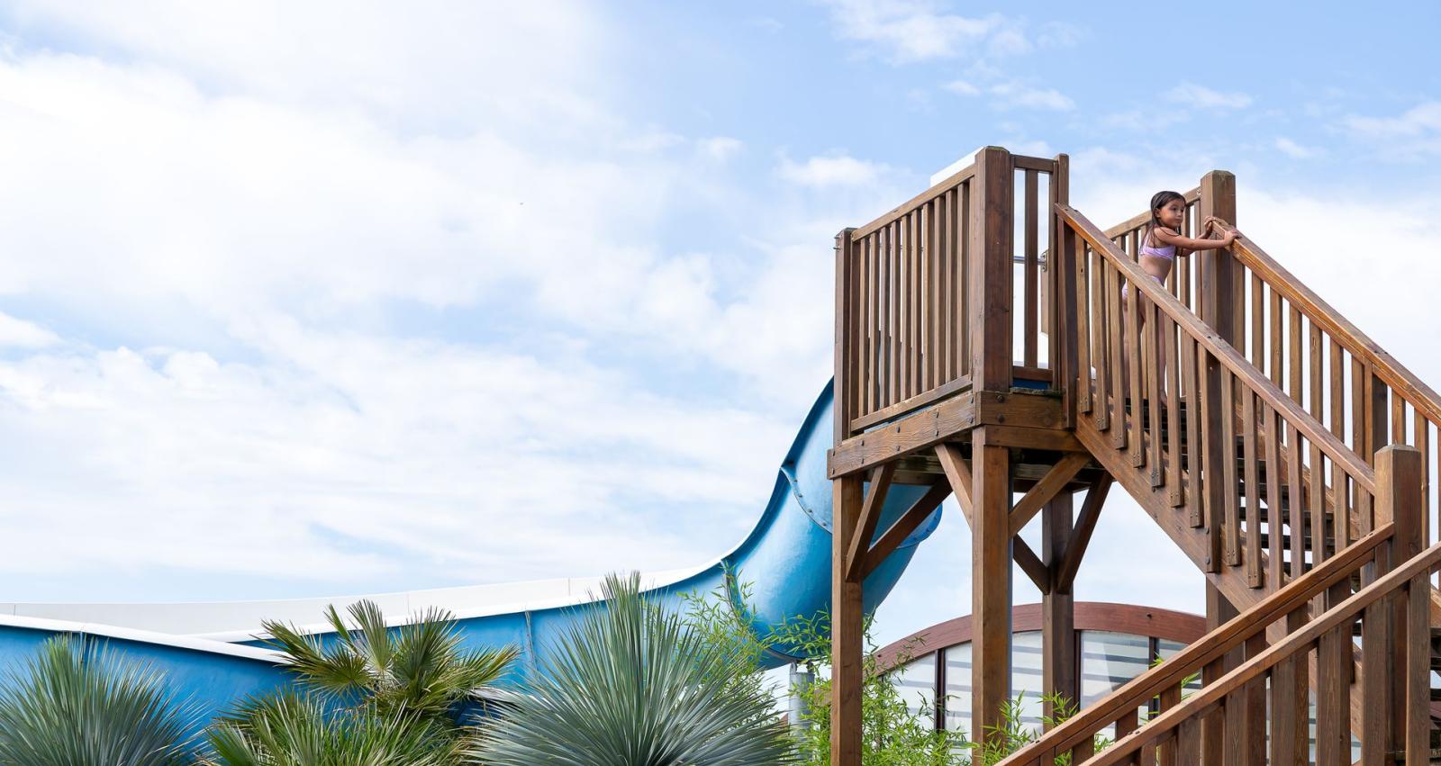 piscine toboggan soleil fruite 02