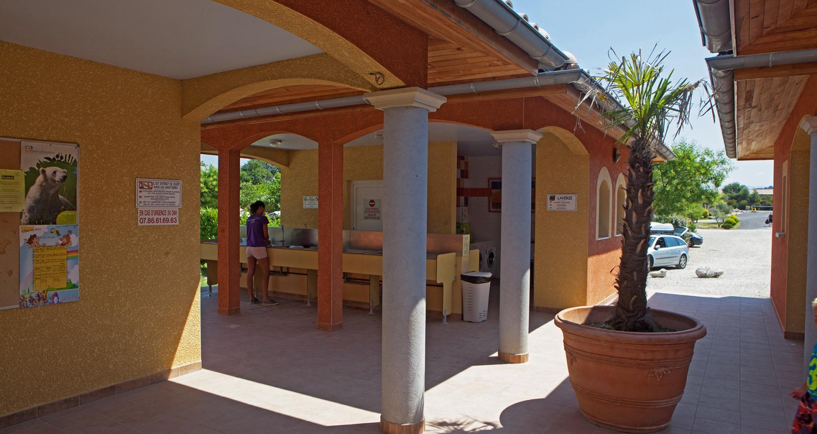 157 galerie sanitaire